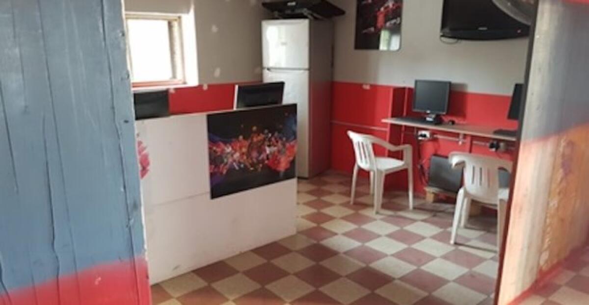 CATANIA, UNA SALA SCOMMESSE CLANDESTINA IN UN GARAGE: SCATTANO SEQUESTRI E MAXI SANZIONI - 