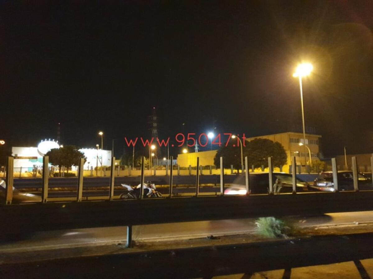 INCIDENTE SULLA SS121, FERITO CENTAURO E LUNGHE CODE - 