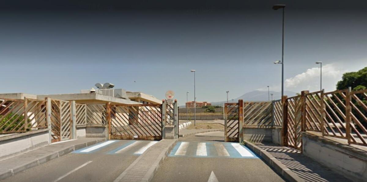 PATERNO’: FURTO A SCUOLA - 