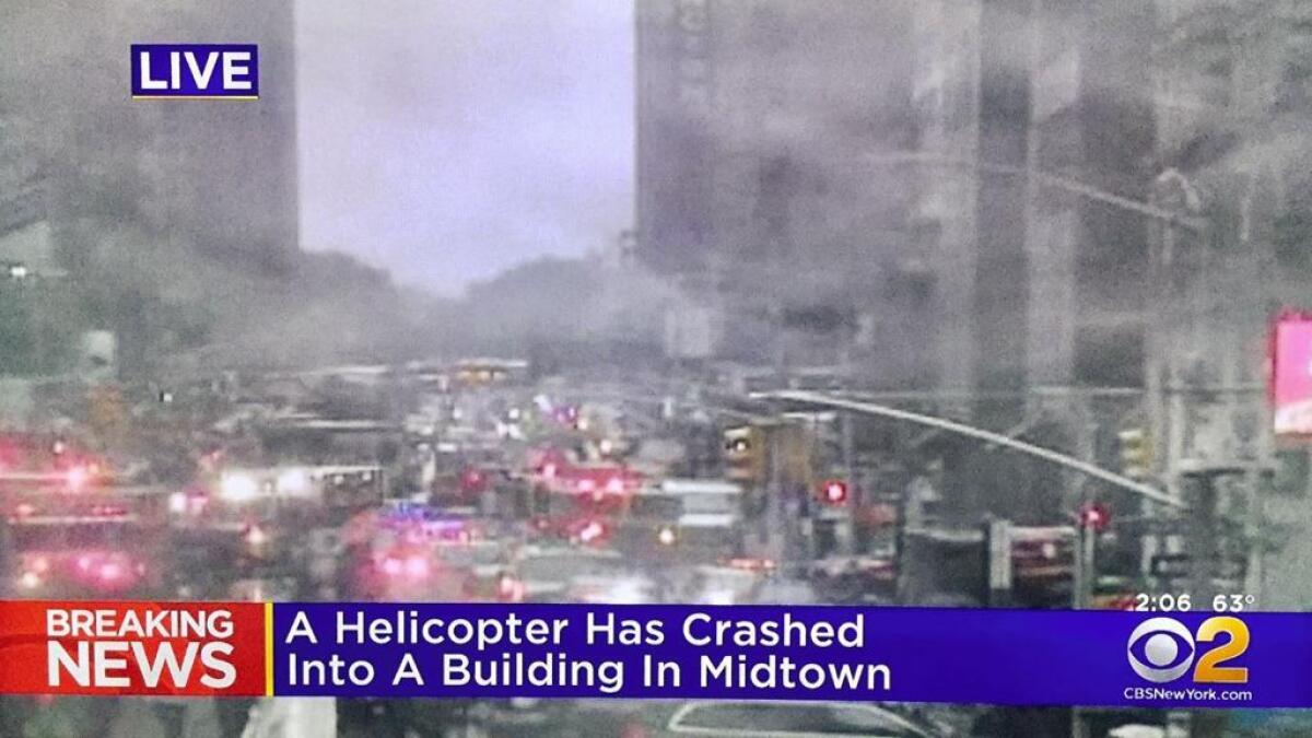 NEW YORK, ELICOTTERO PRECIPITA SU UN GRATTACIELO: CI SONO MORTI. IL GOVERNATORE " NON È TERRORISMO" - 