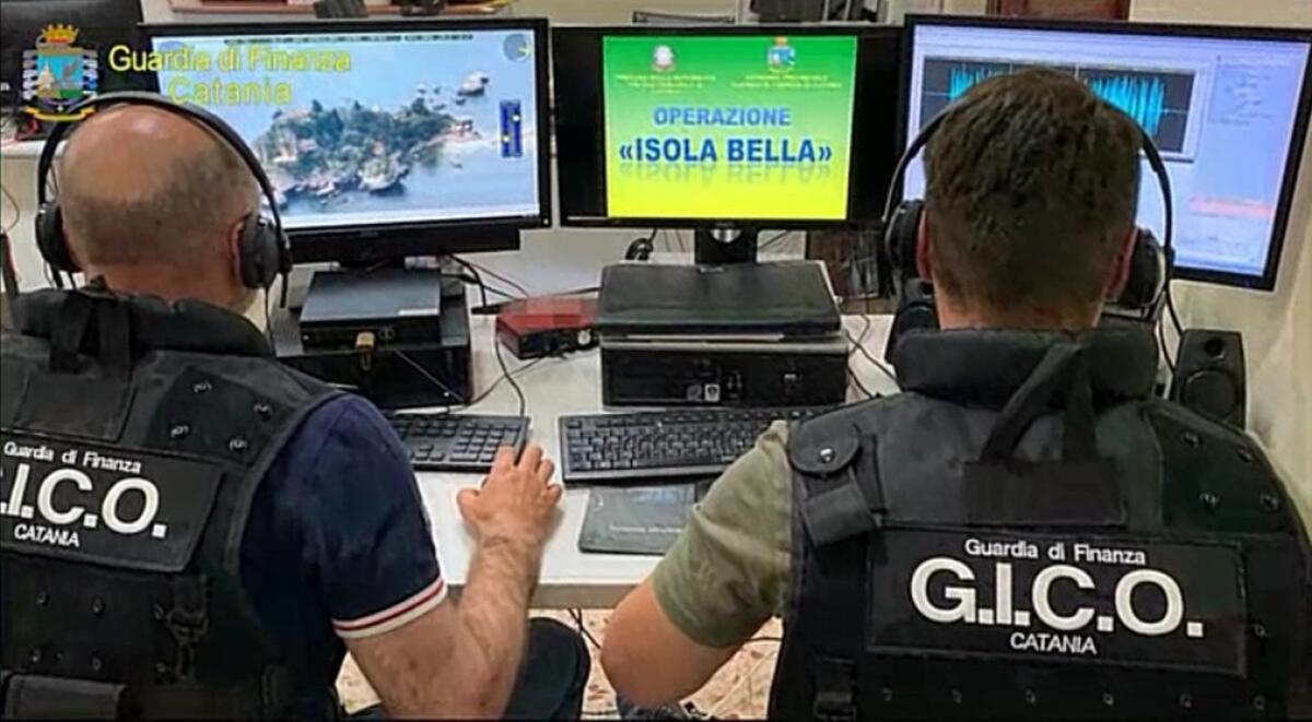 LE MANI DELLA MAFIA SUI TOUR IN BARCA ALL'ISOLA BELLA DI TAORMINA: 31 ARRESTI - 