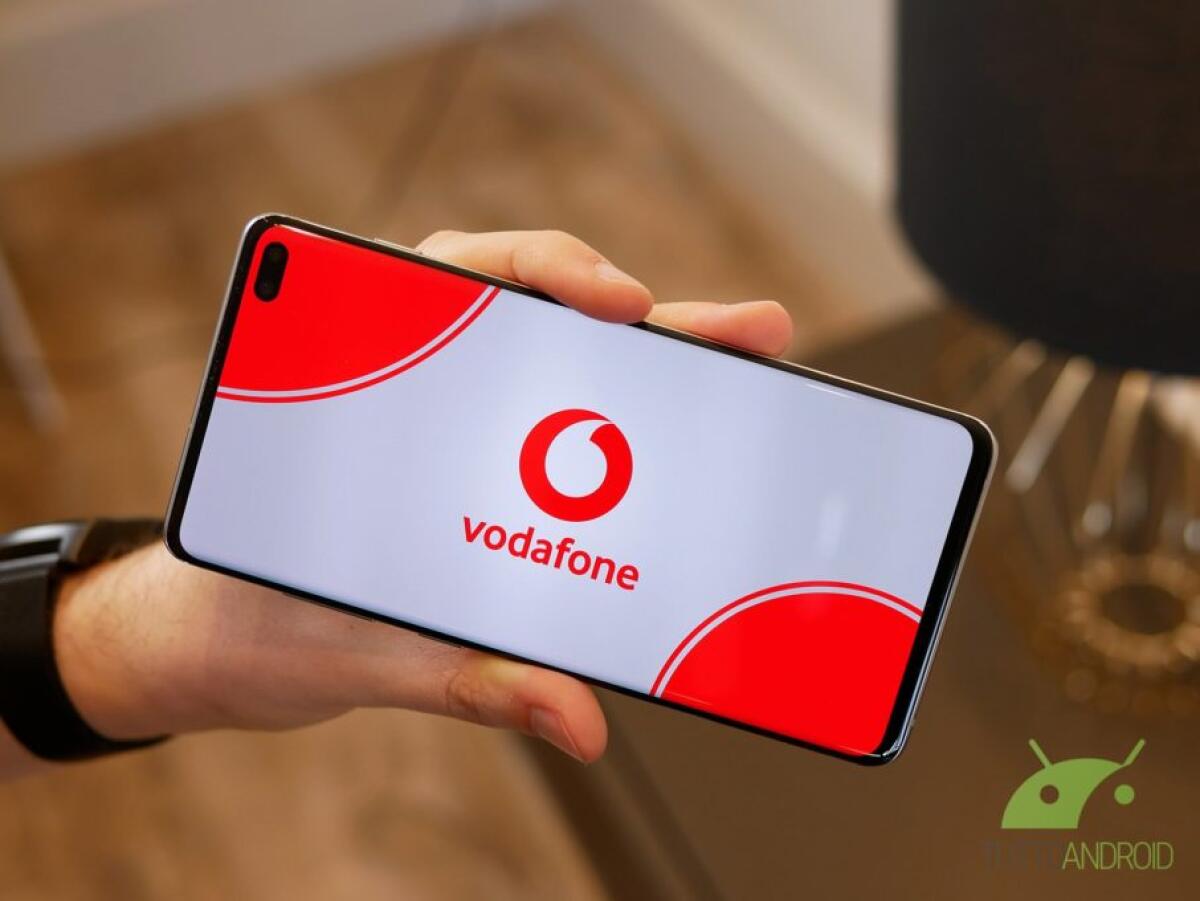 VODAFONE, BLACK OUT RETE IN TUTTA ITALIA. PROBLEMA RISOLTO, LA COMPAGNIA: "OGGI INTERNET GRATIS - 