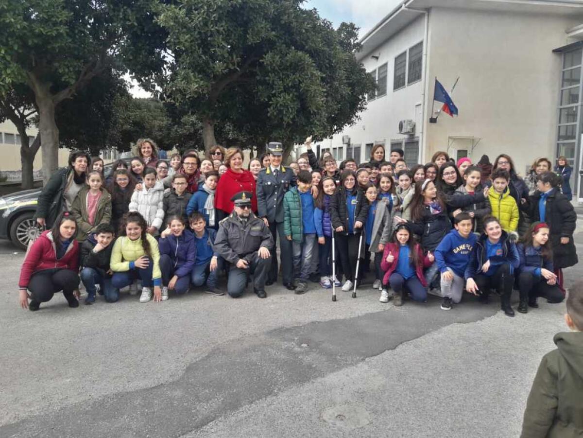 LE “FIAMME GIALLE” NEL PROGETTO  “EDUCAZIONE ALLA LEGALITÀ ECONOMICA”   INCONTRANO GLI STUDENTI, FRA I QUALI GLI ALUNNI DI PATERNÒ - 