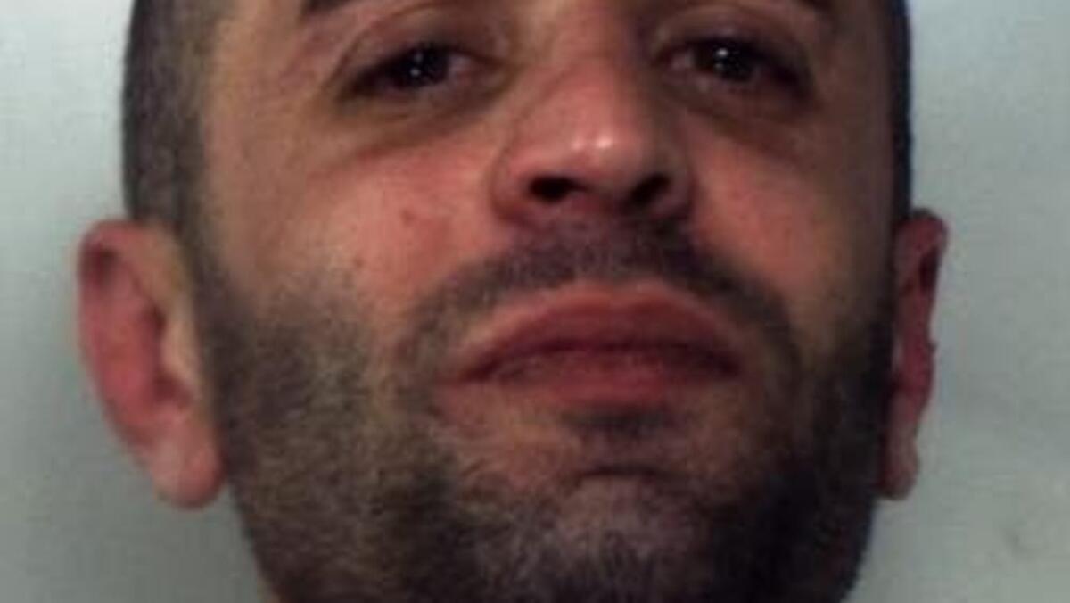 ACI CATENA, ARRESTATO L’UOMO CHE AGGREDÌ I CARABINIERI DURANTE IL CARNEVALE DI ACIREALE - 