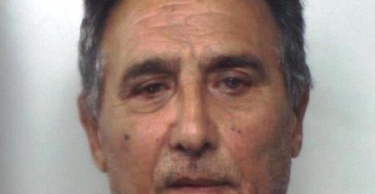 TRECASTAGNI: PRESO MENTRE INCENDIA LA MACCHINA DELLA DONNA CHE LO AVEVA DENUNCIATO - 