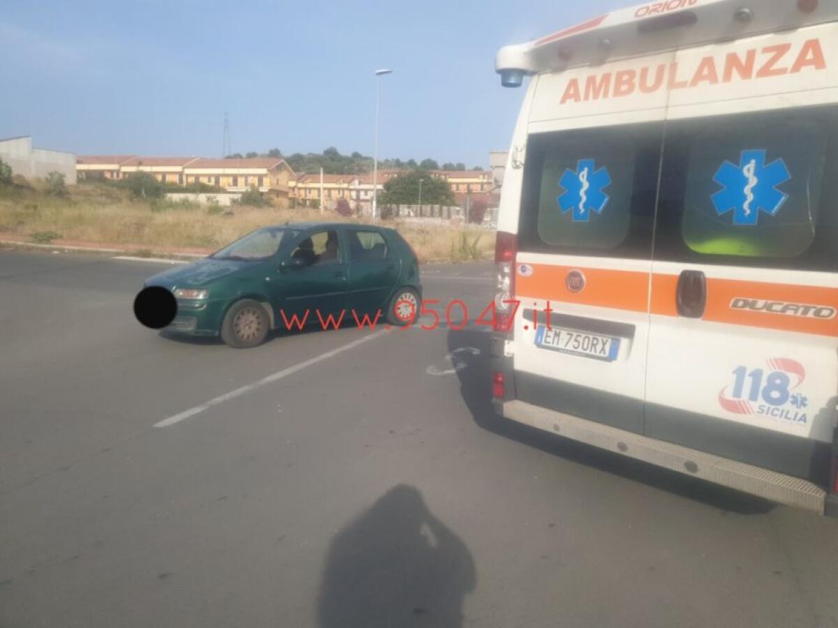 PATERNÒ: INCIDENTE IN VIA MESSINA, DUE FERITI LIEVI - 
