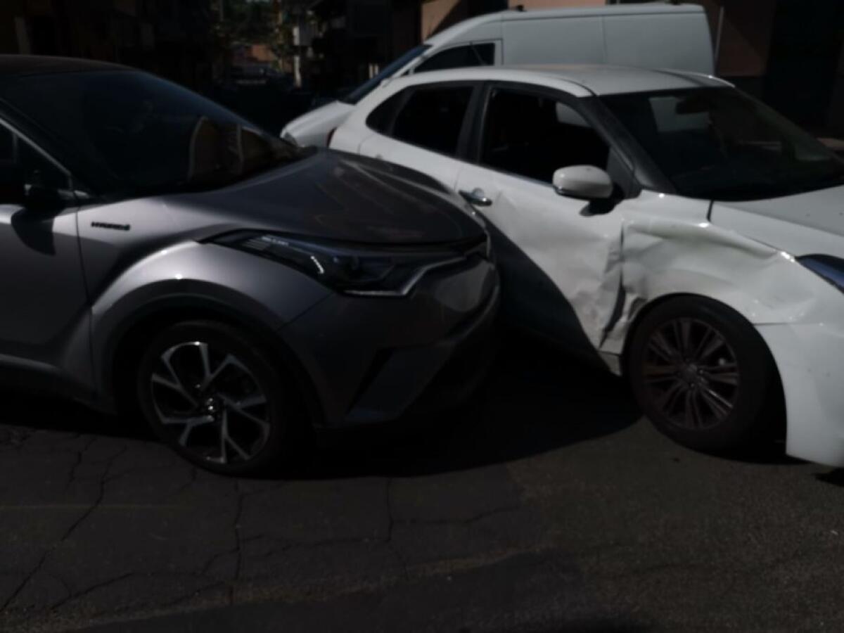 PIANO TAVOLA: SCONTRO TRA DUE AUTO - 