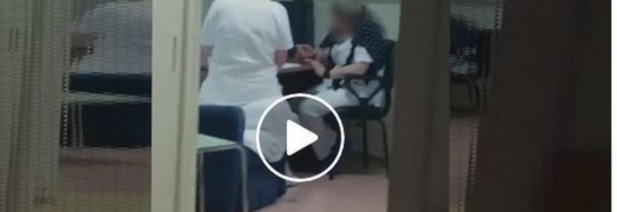 NOLA: PORTA FIGLIOLETTO IN LACRIME IN OSPEDALE, INFERMIERE IMPEGNATE NELLA MANICURE - 