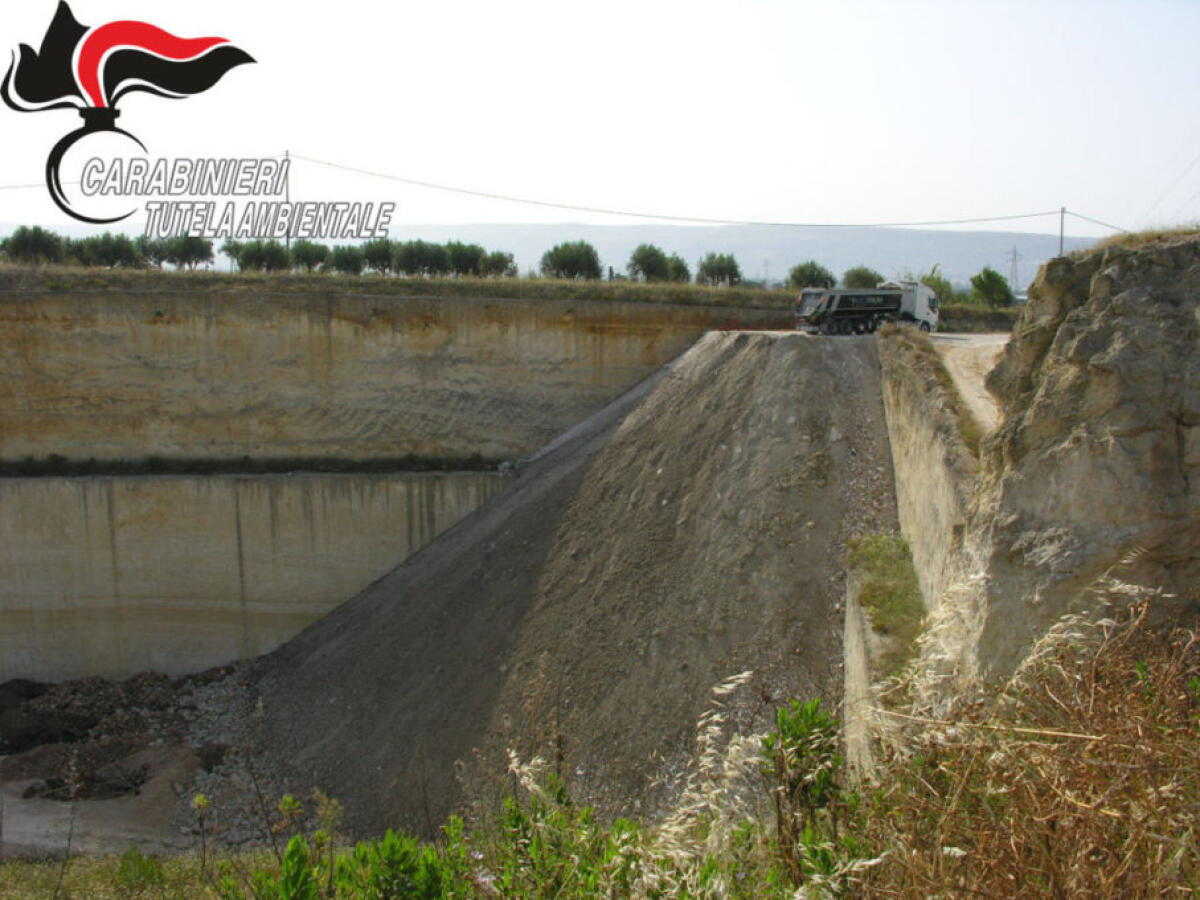 RIFIUTI TOSSICI IN CAVA, NOE LA SEQUESTRA - 