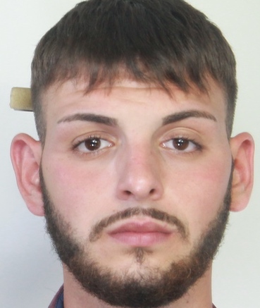 CATANIA, FERMATO DALLA POLIZIA TENTA DI SPERONARE LA VOLANTE: ARRESTATO