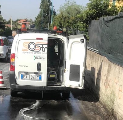 PIANO TAVOLA: SCONTRO TRA DUE AUTO