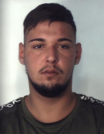 CATANIA: SPACCIAVANO “ERBA” E “COCA” A LIBRINO: ARRESTATI