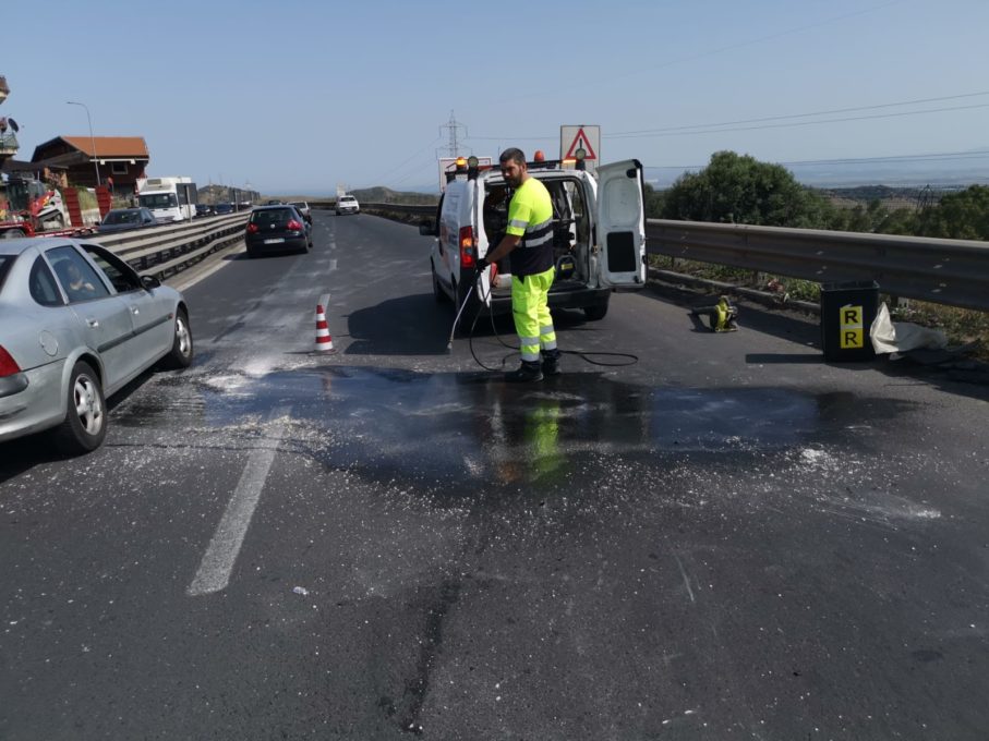 DOPPIO INCIDENTE SULLA SS121 PER FORTUNA SENZA FERITI GRAVI
