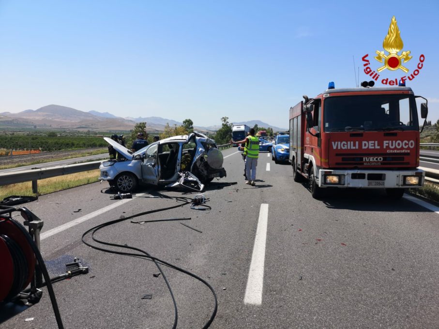 A19: GRAVISSIMO INCIDENTE NEI PRESSI DI SFERRO