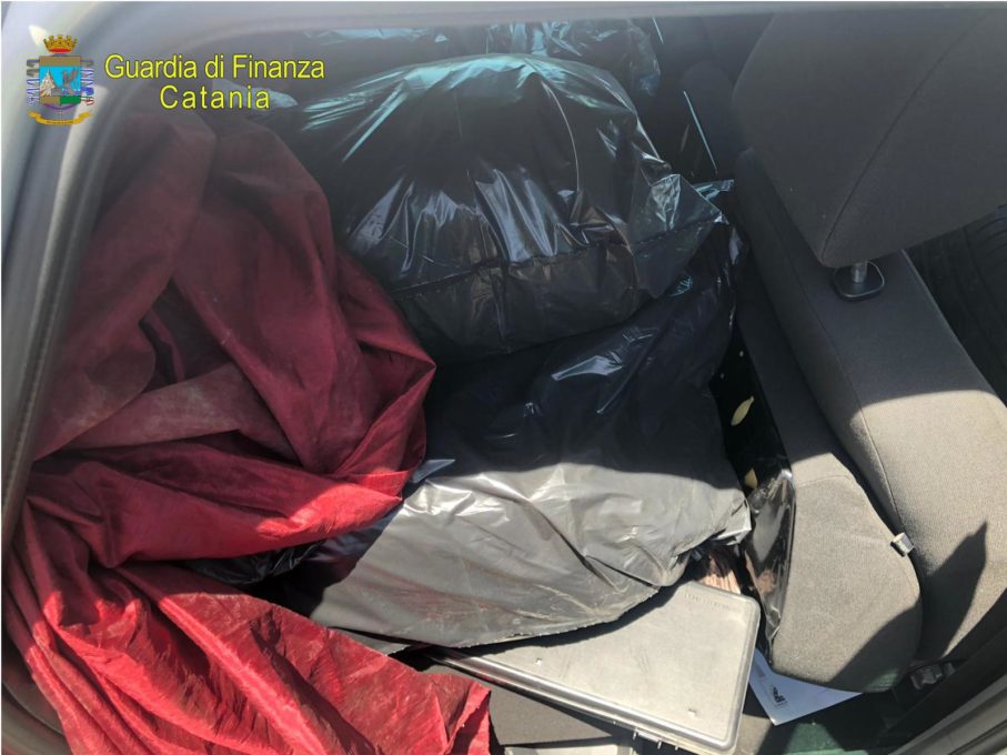 PALAGONIA: SEQUESTRATI 134 KG DI MARIJUANA, ARRESTATO UN CORRIERE