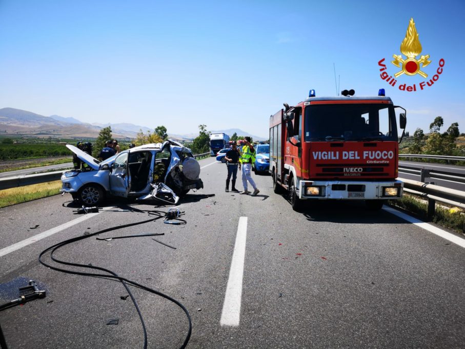 A19: GRAVISSIMO INCIDENTE NEI PRESSI DI SFERRO