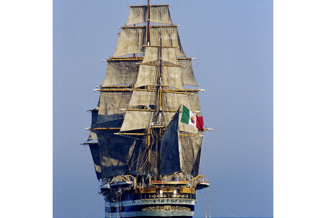 L’AMERIGO VESPUCCI: LA “NAVE PIÙ BELLA DEL MONDO” IN SOSTA AL PORTO DI CATANIA