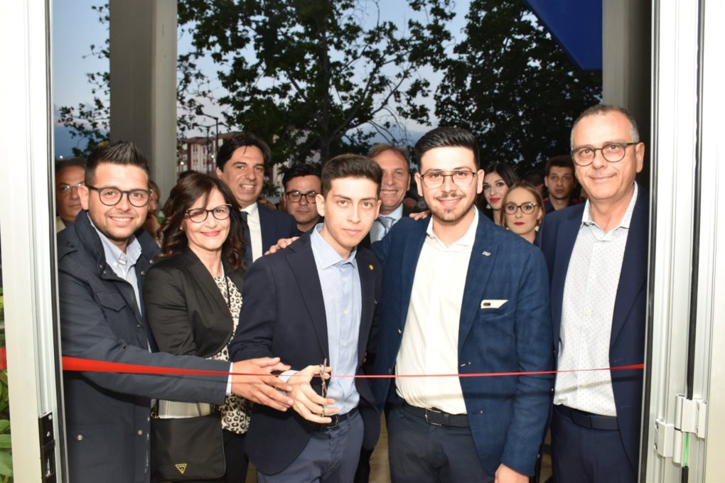 PATERNO': APRE IN CITTA' "OCCHILUX"