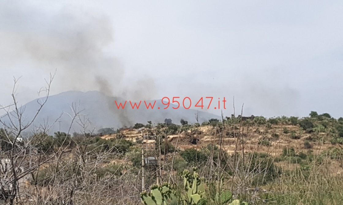 GIORNATA INTENSA PER I VIGILI DEL FUOCO, CONTINUANO GLI INCENDI
