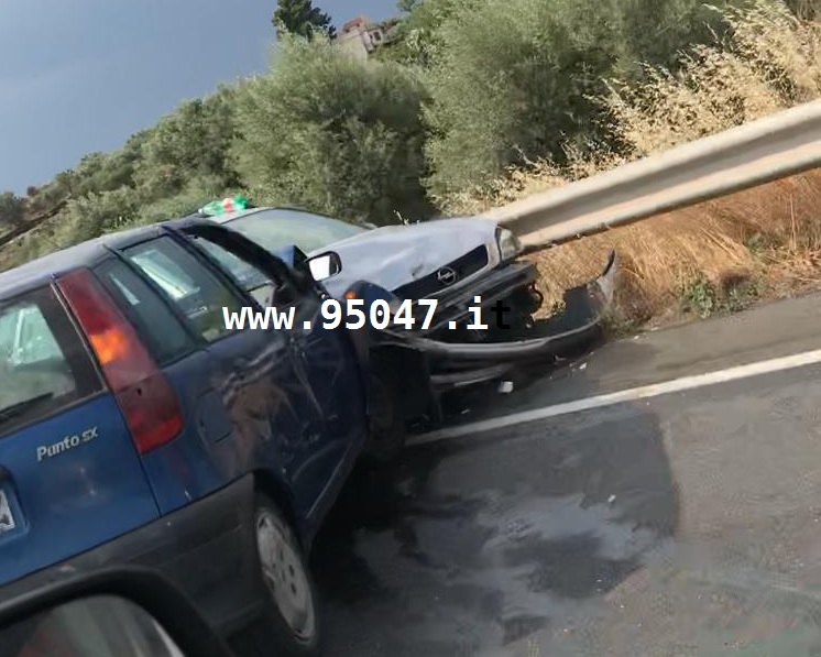 GRAVE INCIDENTE SULLA SS284,  SUL POSTO I VIGILI DEL FUOCO