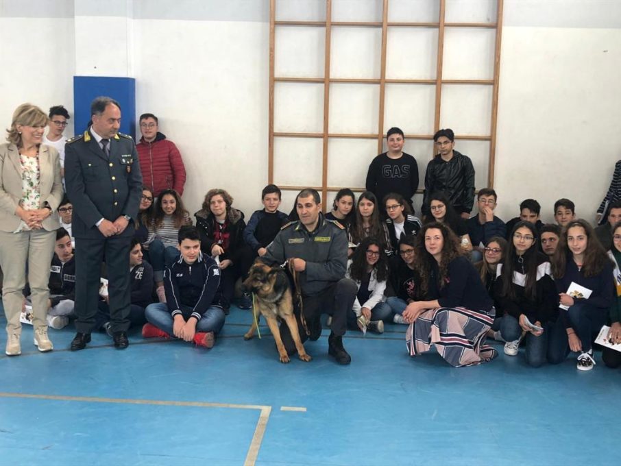 LE “FIAMME GIALLE” NEL PROGETTO  “EDUCAZIONE ALLA LEGALITÀ ECONOMICA”   INCONTRANO GLI STUDENTI, FRA I QUALI GLI ALUNNI DI PATERNÒ