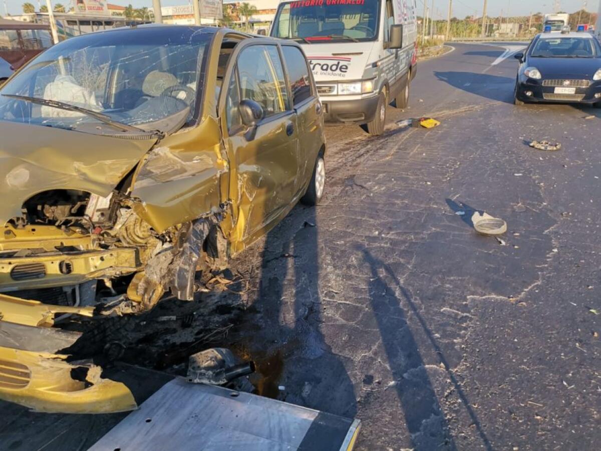 DOPPIO INCIDENTE QUESTA MATTINA SULLA SS121, LUNGHE CODE - 