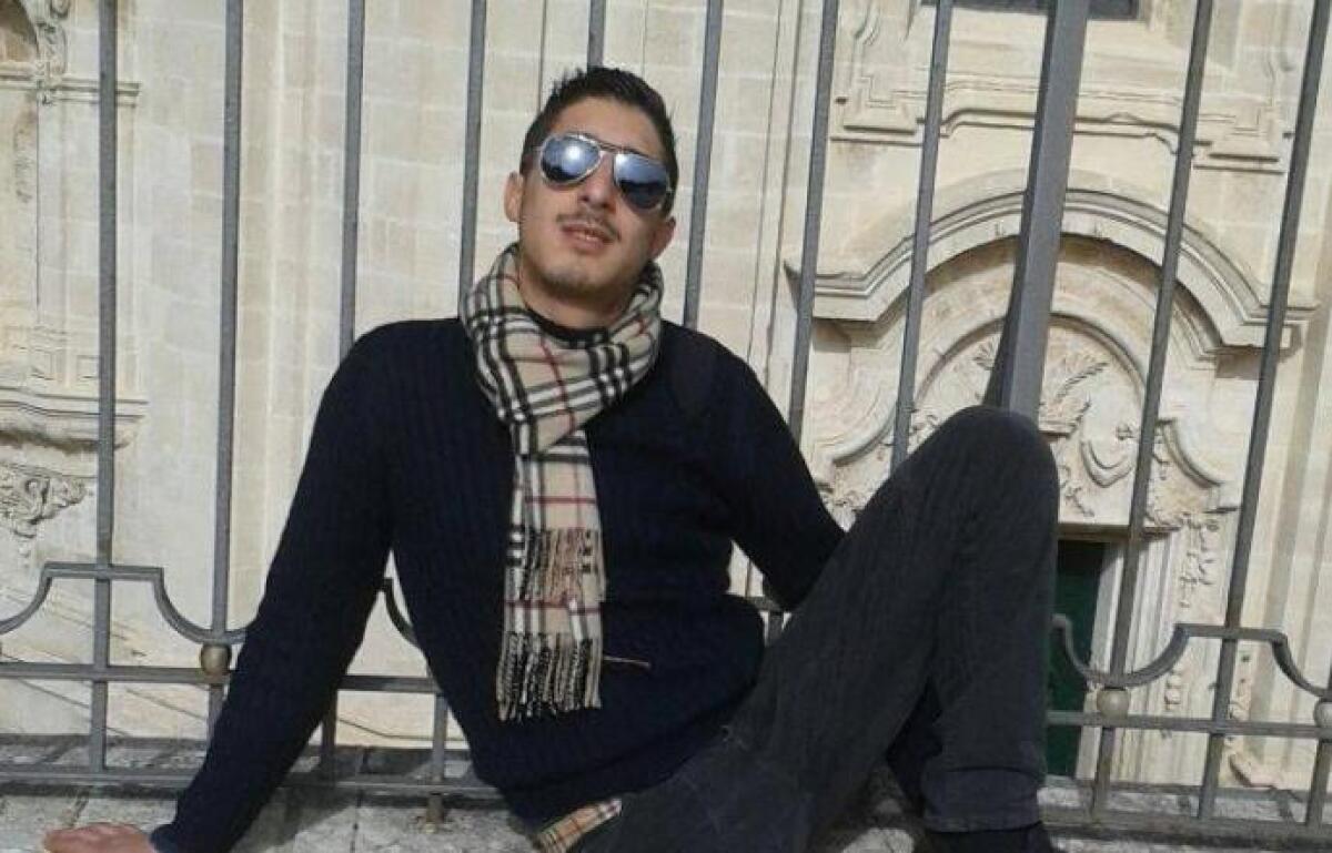 SIRACUSA, SCOOTER SI SCHIANTA CONTRO UN'AUTO: MUORE UN RAGAZZO DI 32 ANNI - 