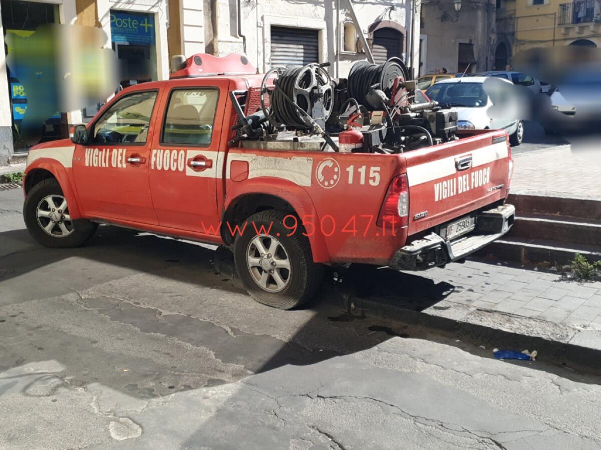 PATERNÒ ANZIANA SOCCORSA IN CASA: INTERVENTO DEI VIGILI DEL FUOCO - 