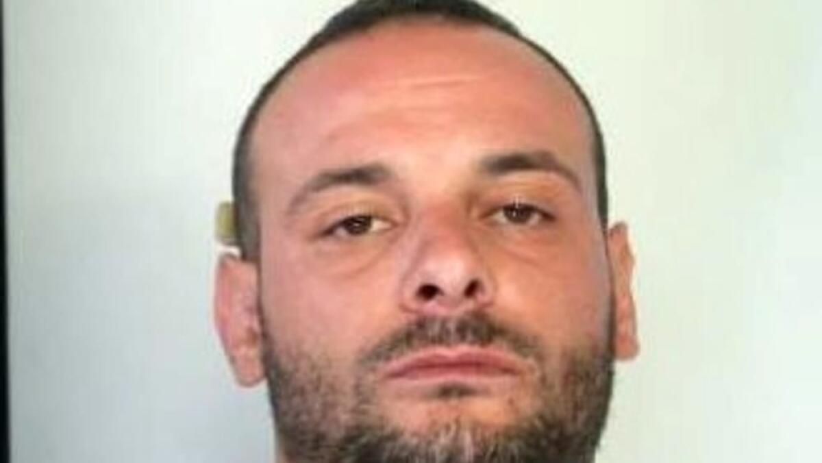 CATANIA, NEL PARCHEGGIO DI UN CENTRO COMMERCIALE SI SCAMBIANO 2,1 KG DI COCAINA - 