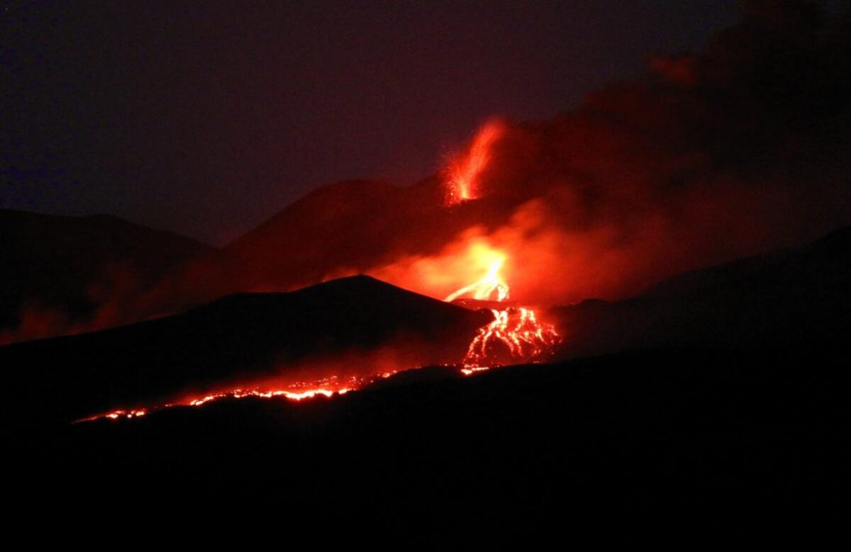 ETNA IN ERUZIONE: LIVELLO DI ALLERTA PASSA DA VERDE A GIALLO - 