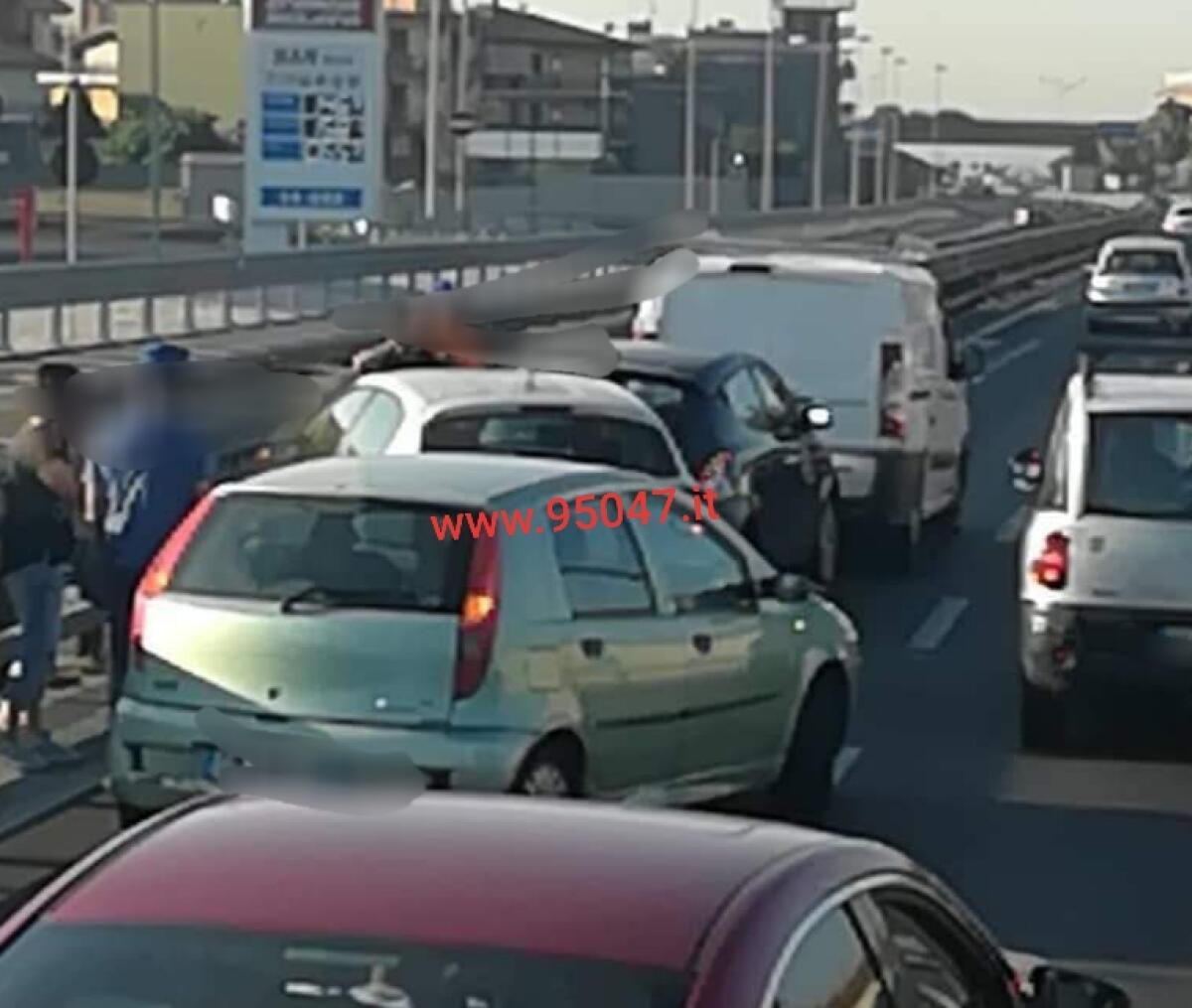 SS121, TAMPONAMENTO E CANTIERE: GIORNATA DA INCUBO, CODE E TRAFFICO IN TILT - 