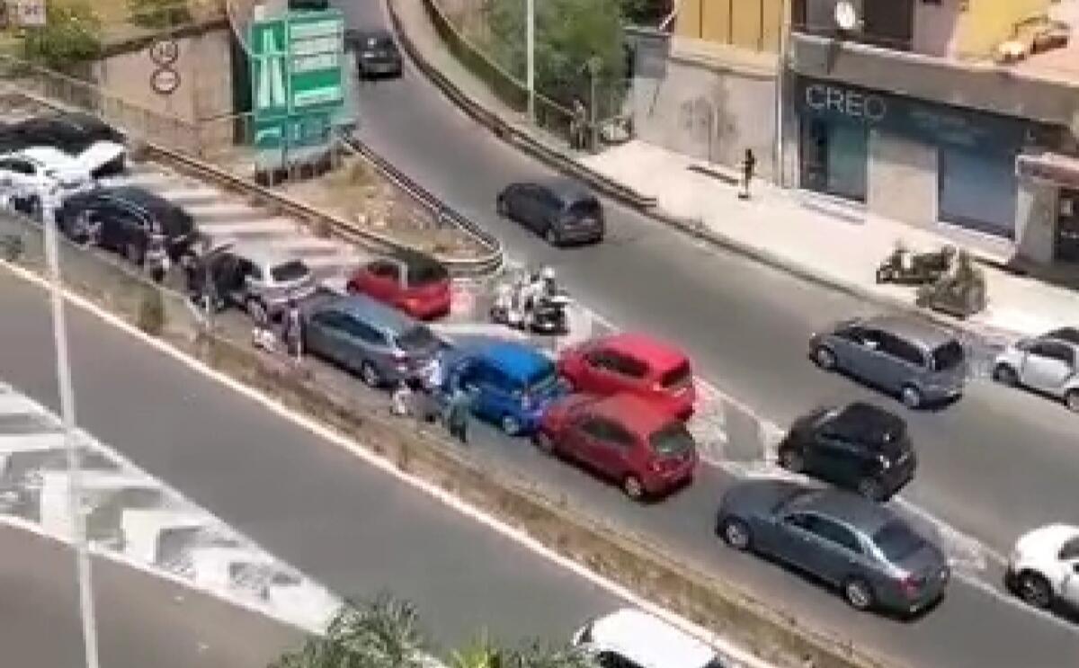 CATANIA: MAXI TAMPONAMENTO COINVOLGE OTTO AUTO, DISAGI ALLA CIRCOLAZIONE - 