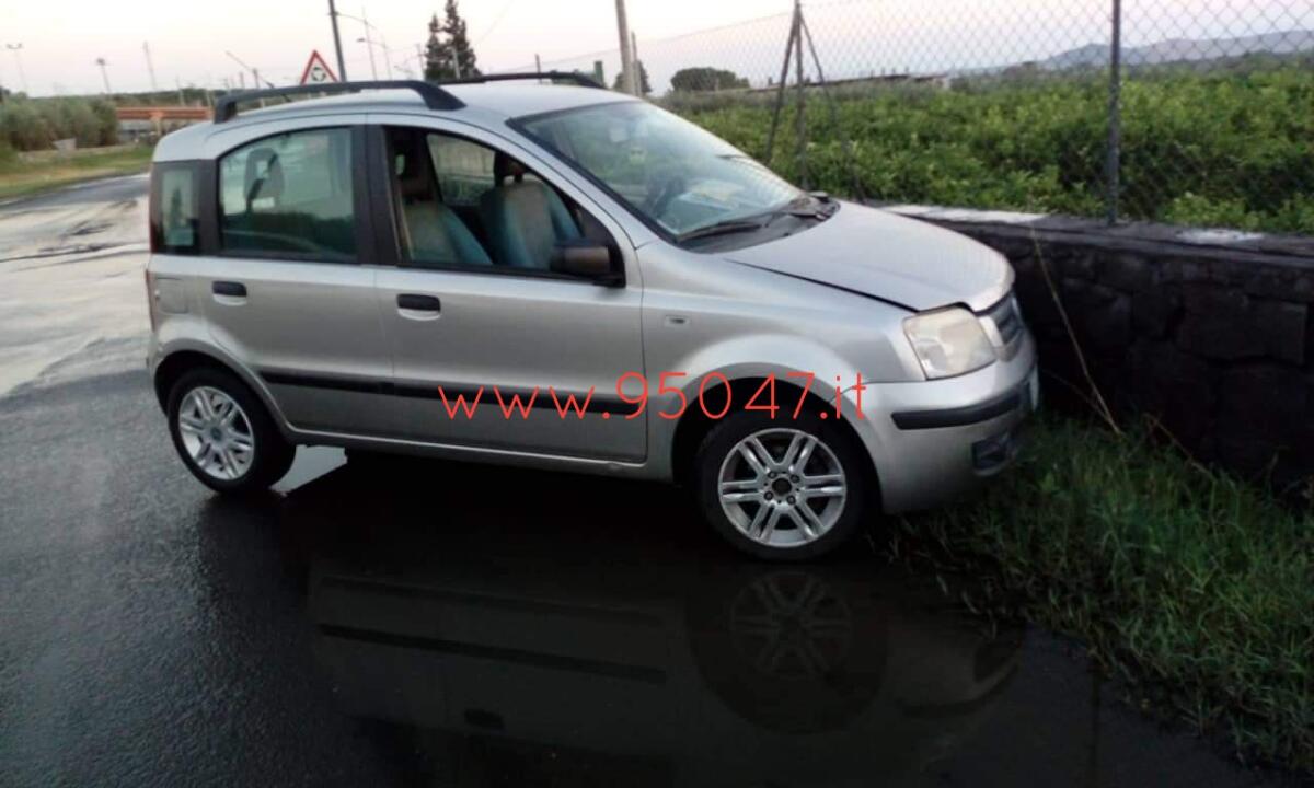 PATERNÒ: INCIDENTE AUTONOMO IN CONTRADA GIANFERRANTE, ILLESO IL CONDUCENTE DELLA MACCHINA - 