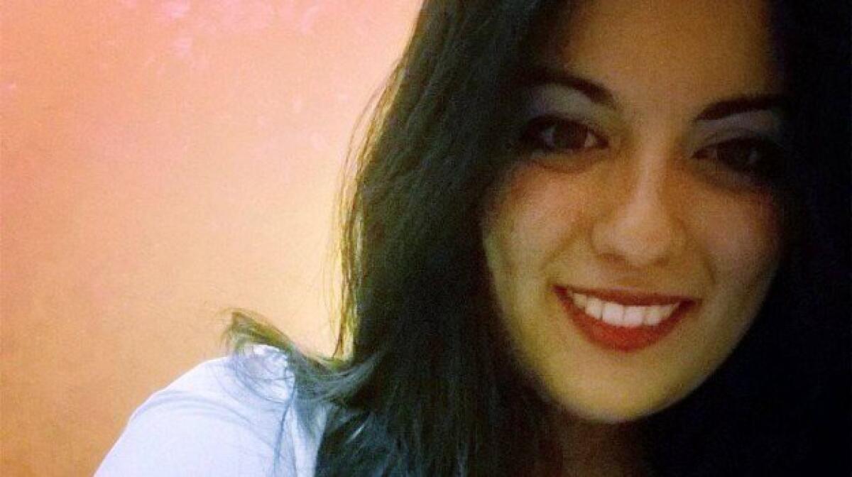 AVOLA, 21 ENNE TRAVOLTA DA UN’AUTO MENTRE CAMMINA PER STRADA, FERMATO UN 19ENNE - 