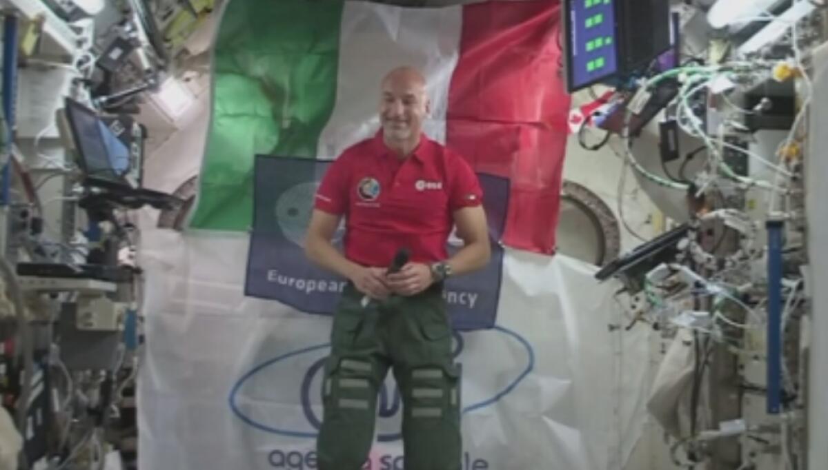 LUCA PARMITANO, LA PRIMA INTERVISTA DALLO SPAZIO - 