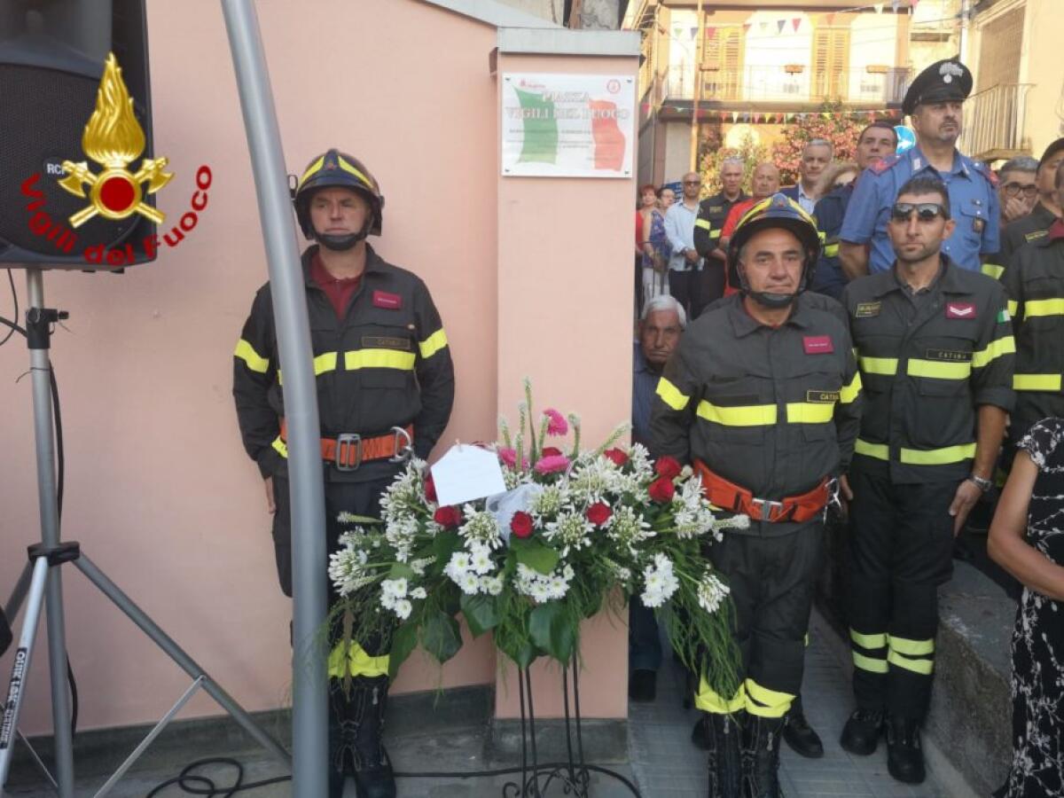 MALETTO, UNA PIAZZA PER DUE VIGILI DEL FUOCO EROI - 