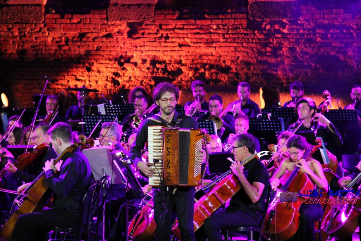 C’E’ TANTA SICILIANITA’  NEL SUCCESSO DI JOHN LEGEND A TAORMINA.