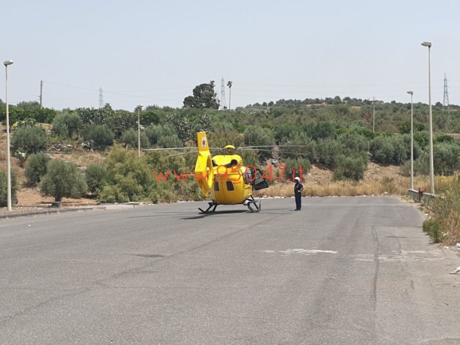 PATERNÒ: AUTO SI RIBALTA SULLA SP137, GRAVE MA NON IN PERICOLO DI VITA LA CONDUCENTE