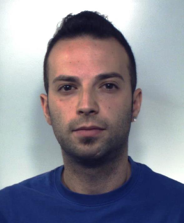 BRONTE, IRRIGAVANO LA PIANTAGIONE DI MARIJUANA CON L’ACQUA PUBBLICA: 3 ARRESTI