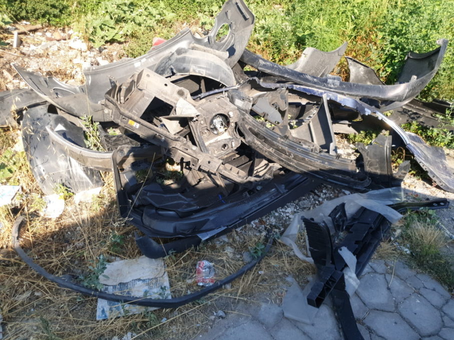 PATERNO': VIA SAN MARCO, ALIMENTI NON SCADUTI ABBANDONATI TRA I RIFIUTI