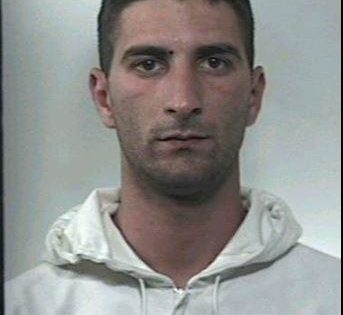NICOLOSI: ARRESTATO SORVEGLIATO SPECIALE ARMATO E A BORDO DI UN’AUTO RUBATA.