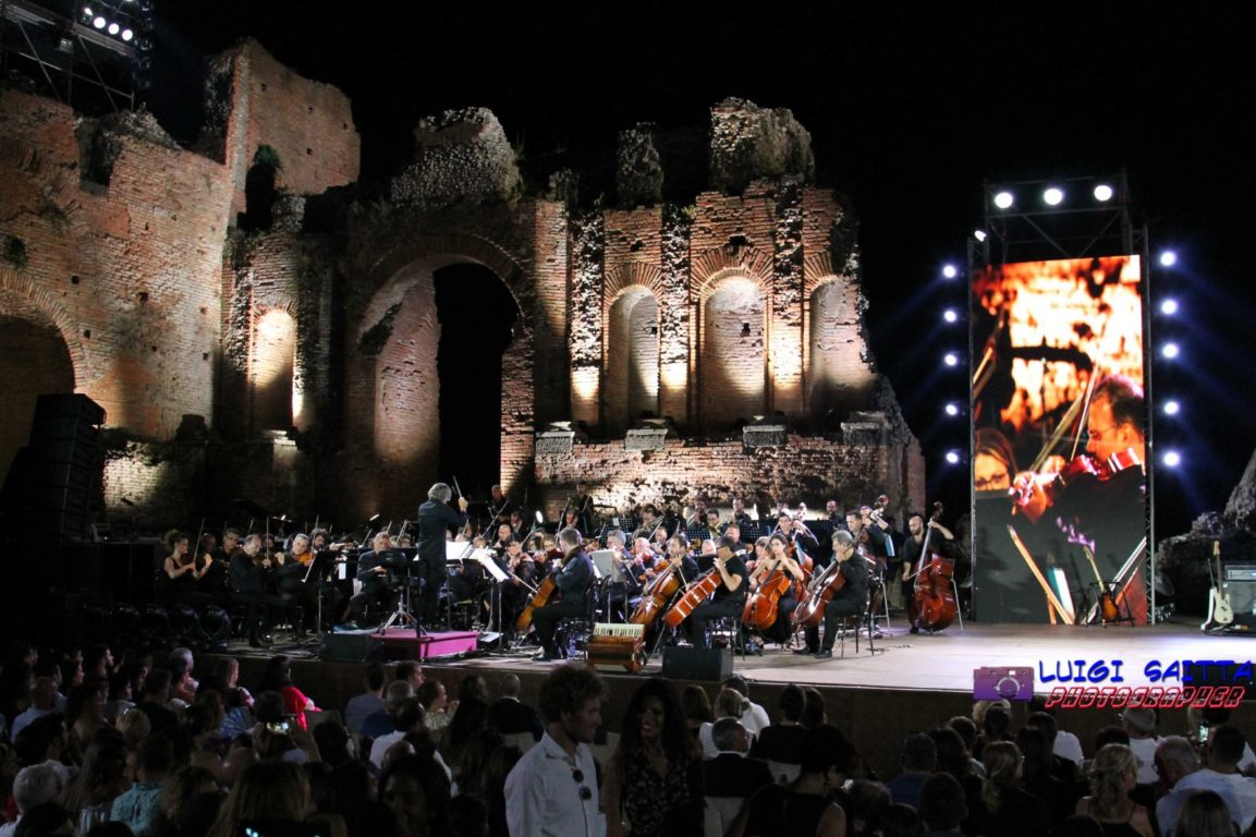 C’E’ TANTA SICILIANITA’  NEL SUCCESSO DI JOHN LEGEND A TAORMINA.