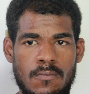 CATANIA: PALPEGGIA UNA RAGAZZA NELLA BIGLIETTERIA DELLA STAZIONE,ARRESTATO