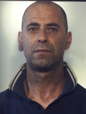 TREMESTIERI ETNEO: RAZZIANO UN CANTIERE EDILE, CONVIVENTI IN MANETTE