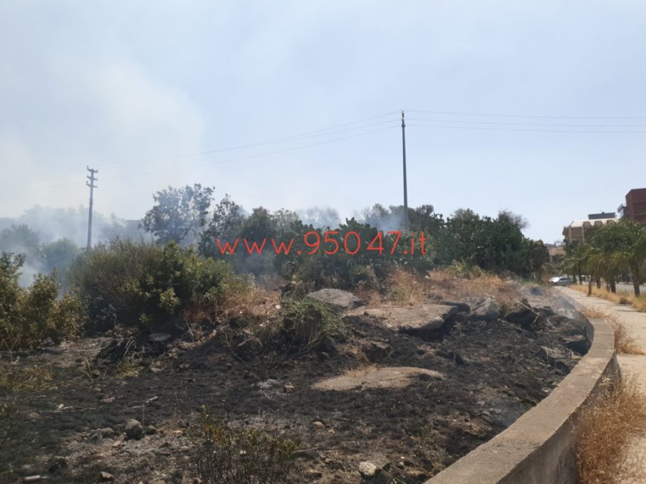 DUE VASTI INCENDI NELLA GIORNATA DI OGGI - I DETTAGLI E LE FOTO