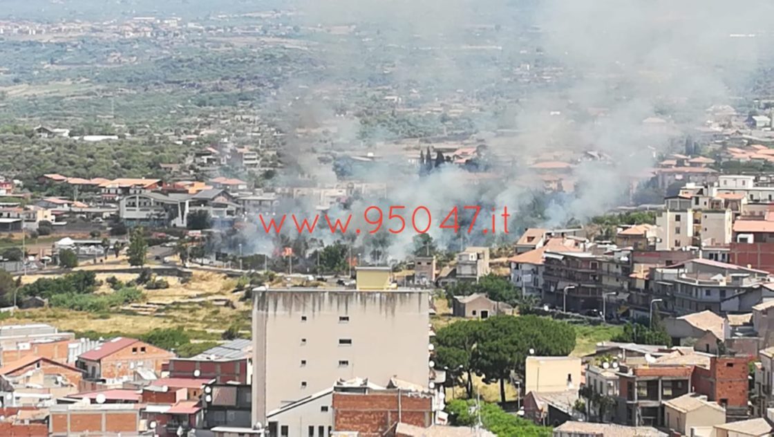 DUE VASTI INCENDI NELLA GIORNATA DI OGGI - I DETTAGLI E LE FOTO