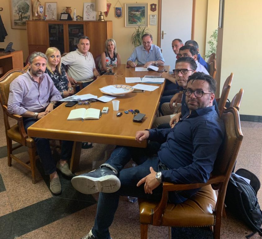 PATERNÒ: ACCORDO CON LA FORESTALE, PER CURARE ALCUNE PIAZZE E VIE CITTADINE