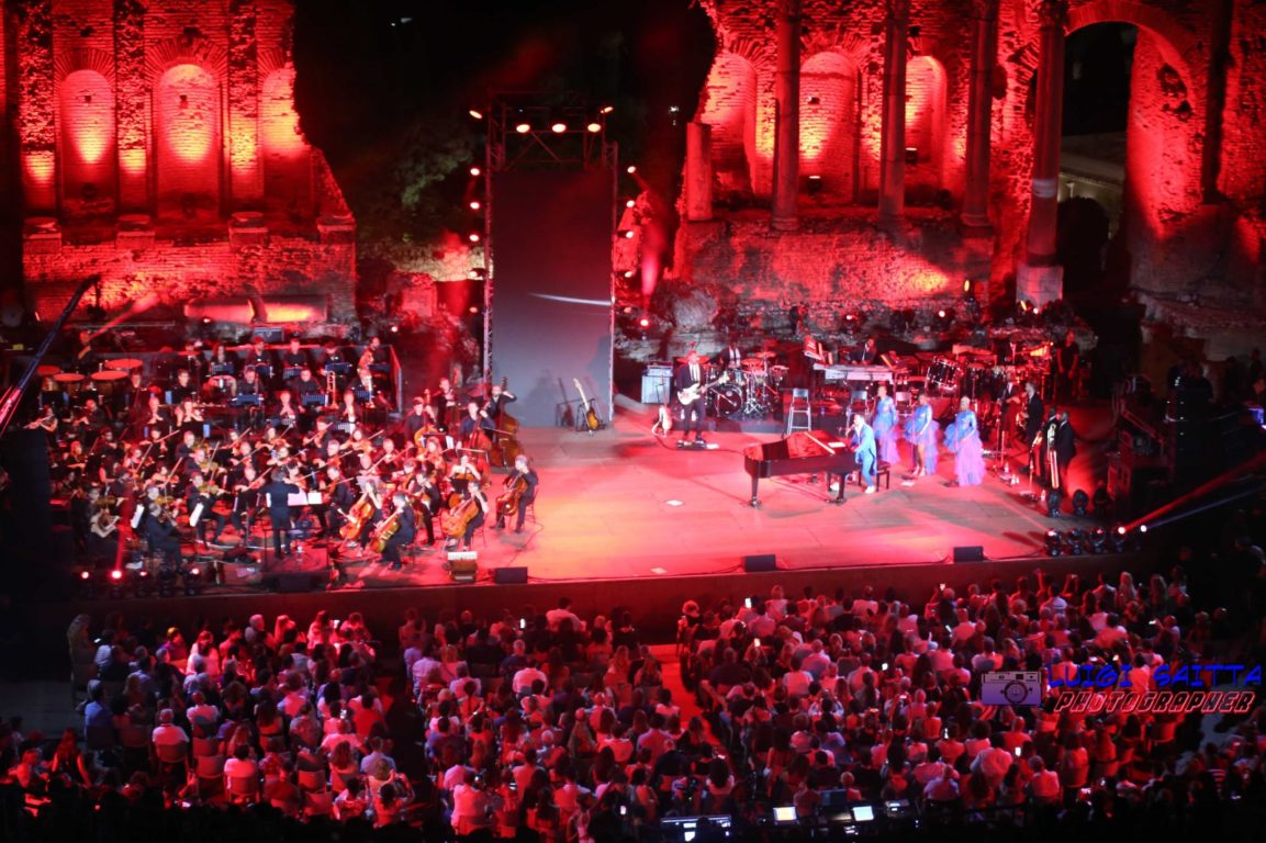 C’E’ TANTA SICILIANITA’  NEL SUCCESSO DI JOHN LEGEND A TAORMINA.