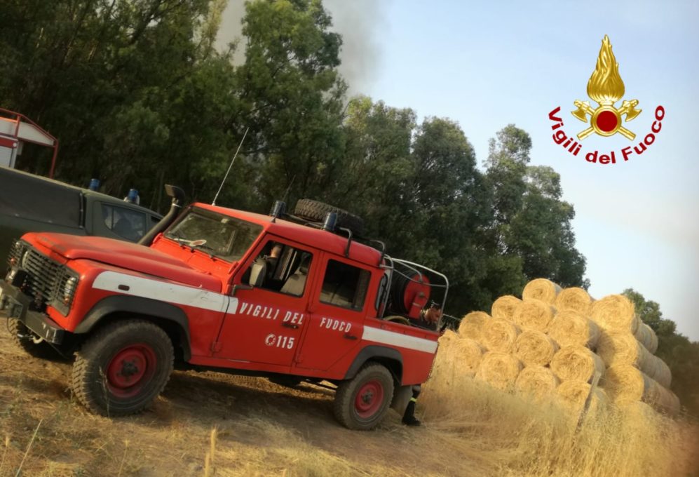 INCENDIO A SAN MICHELE DI GANZARIA: BOSCO IN FIAMME, PAURA PER UN CENTINAIO DI PERSONE PARTECIPANTI AD UN MATRIMONIO