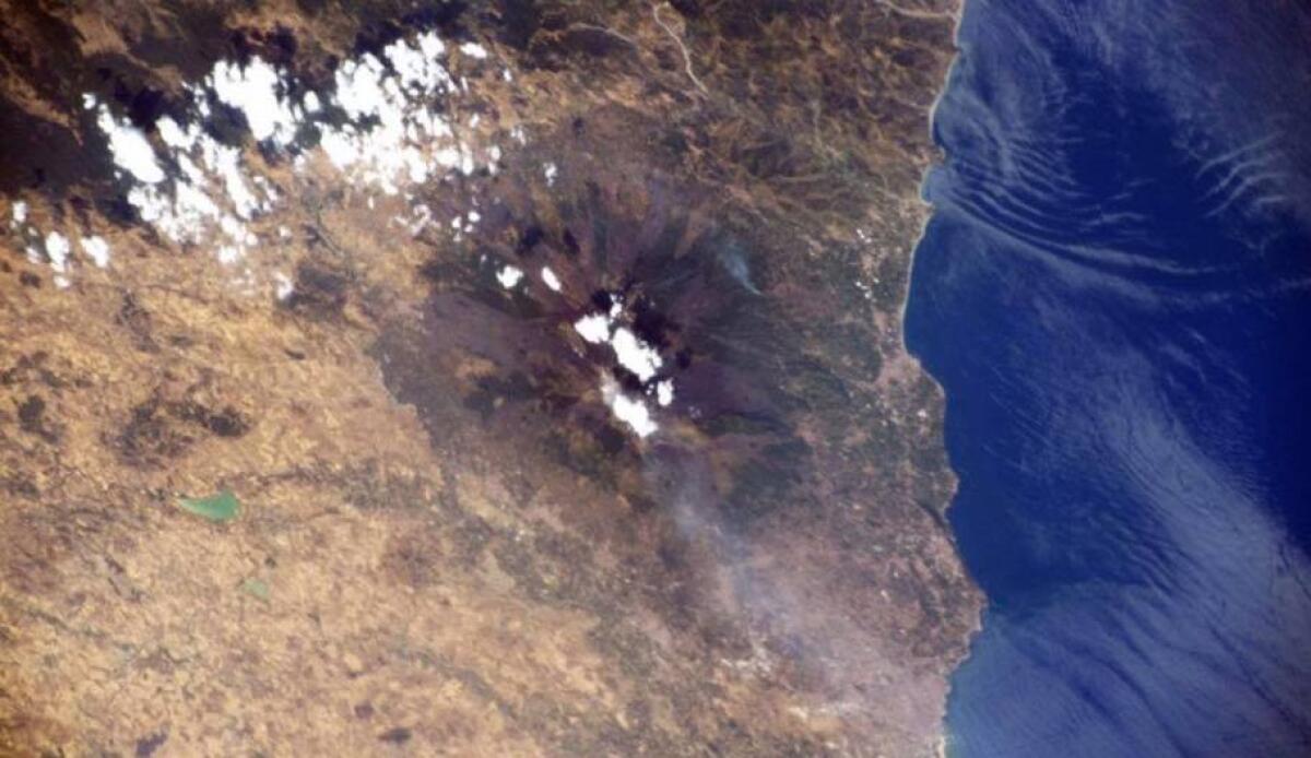 ETNA, SCATTO DI PARMITANO DALLO SPAZIO: “SEMPRE MAESTOSA, SEMPRE DIVERSA” - 